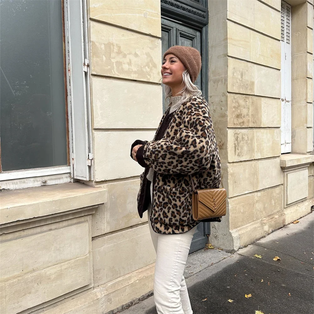 Kira – Damenjacke mit Leopardenprint Modisch