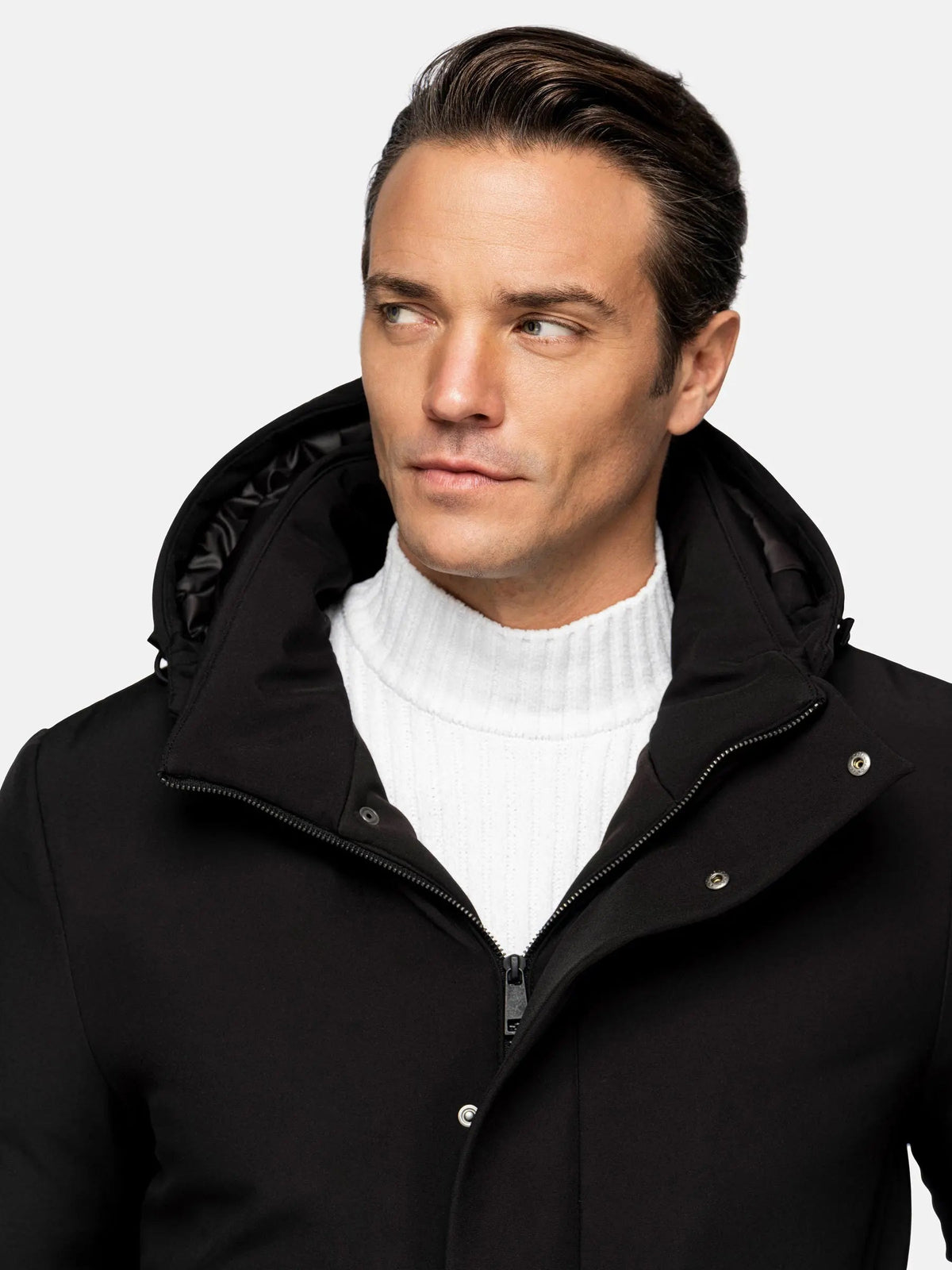 Beatrix – Die schwarze Winterjacke von Cassel