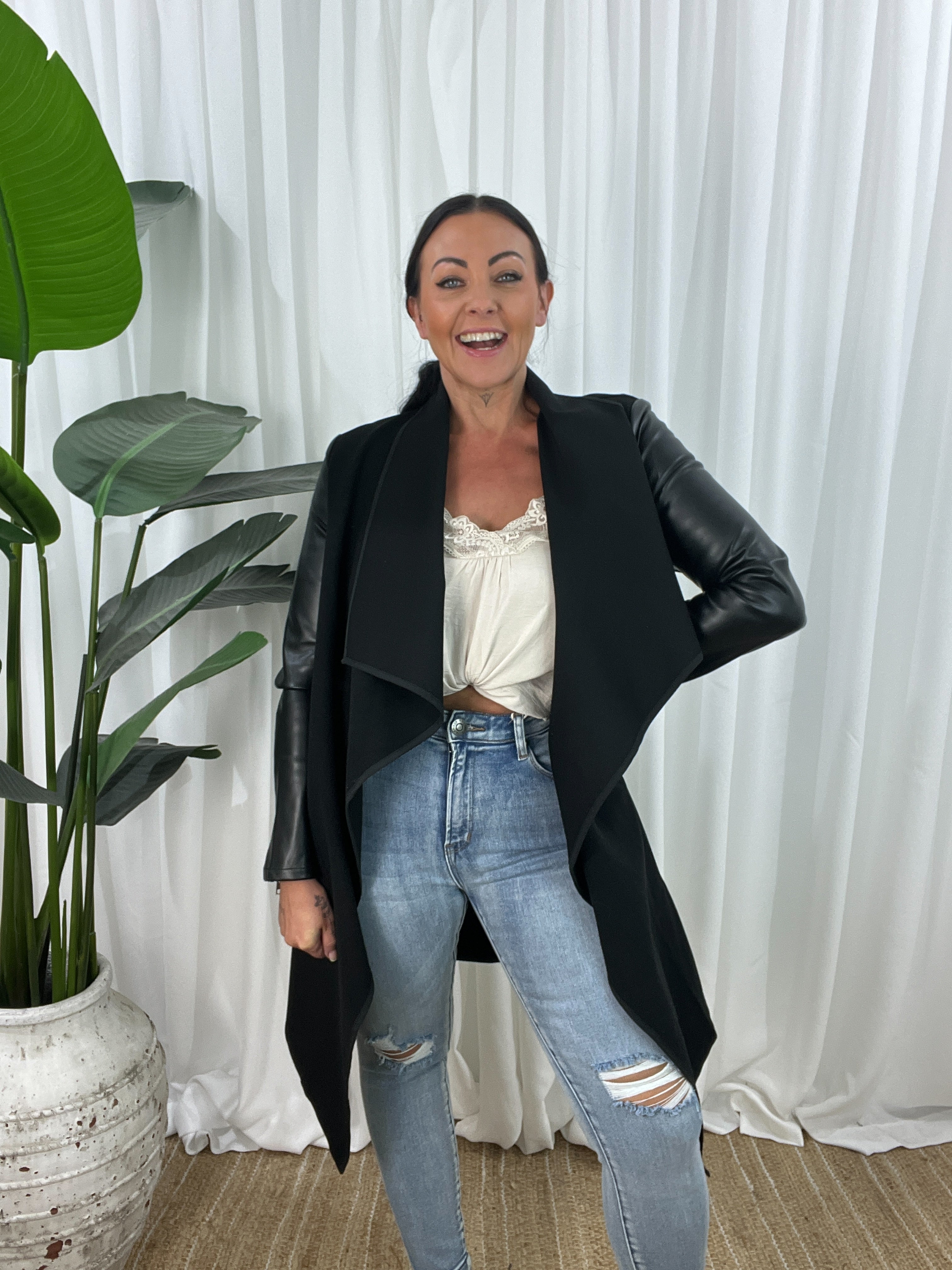 Erna - Damen Modejacke Stylisch Modern und Bequem