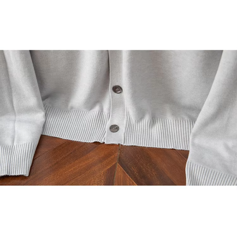 Oskar – Klassische Strickjacke mit Knöpfen
