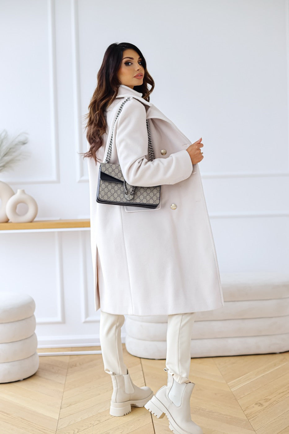 Dina – Doppelreihiger Mantel für Damen