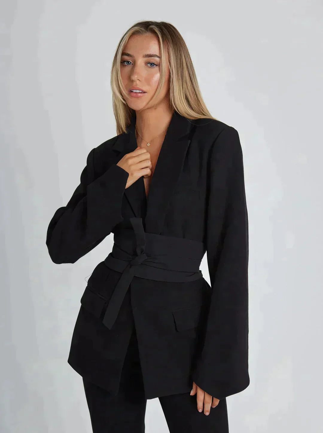 Helmine – Eleganter Blazer mit Gürtelakzenten für Damen