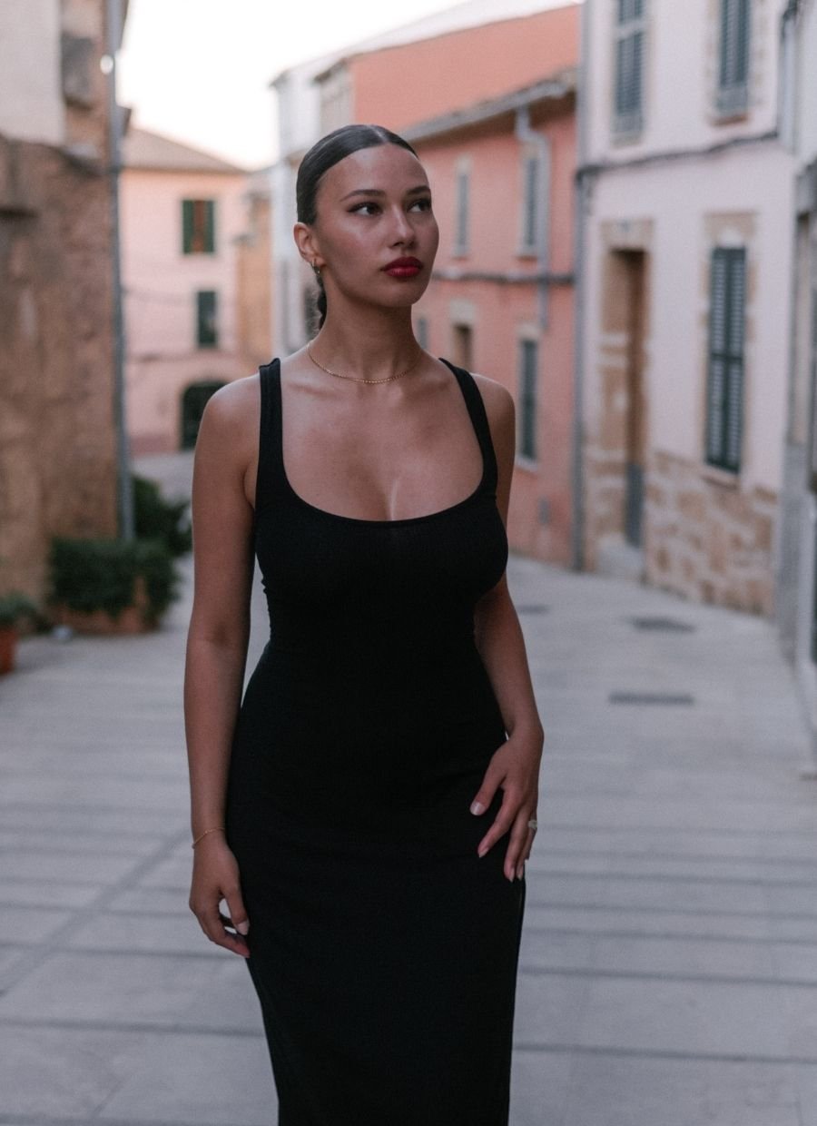 Ada – Schwarzes Francesca-Kleid 7