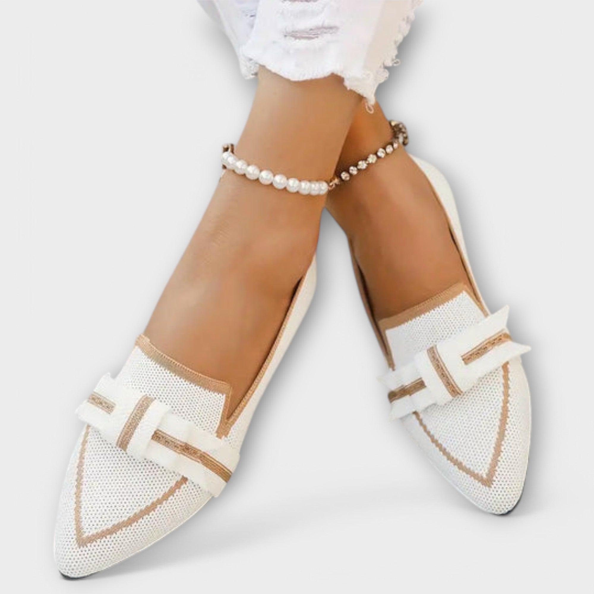 Beldina - Flache Damenschuhe mit geknotetem Design Weiß