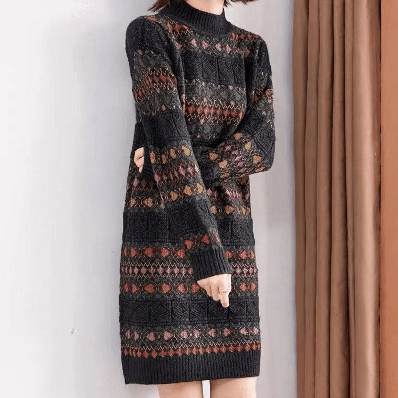 Oda - Trendiges Damen Strickkleid mit ethnischem Muster