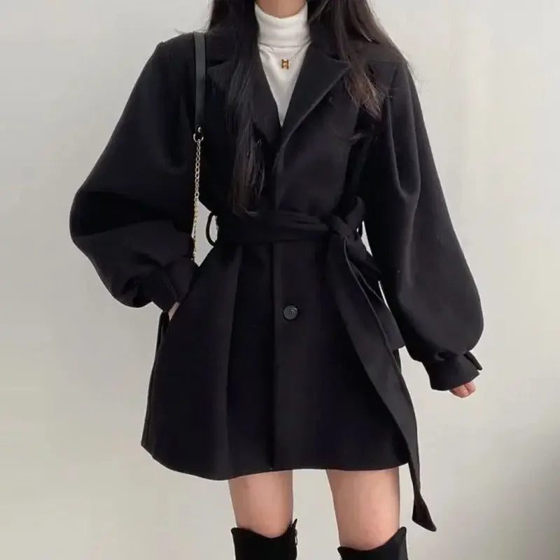 Alina – Trenchcoat für stilvolle Auftritte