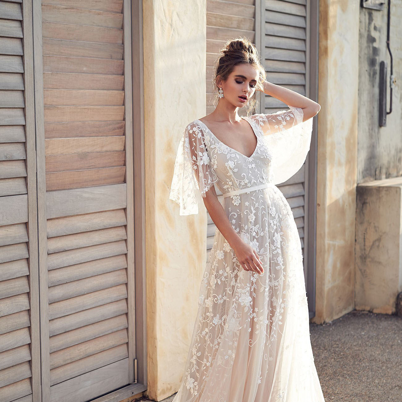 Estelle- Damen Elegantes Hochzeitskleid mit durchsichtigen Ärmeln Weiß 3