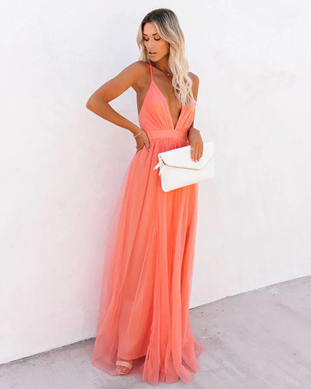 Eugénie – Pinkes Sommer-Maxikleid mit tiefem V-Ausschnitt Orange