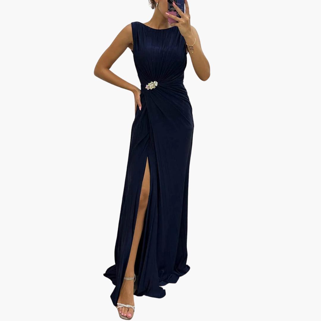 Giselle – Elegantes Plissee-Maxikleid mit Schlitz Marineblau