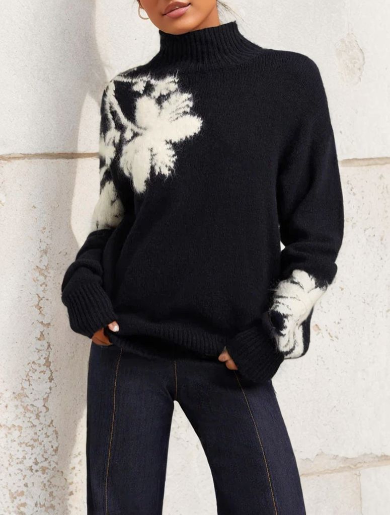 Franka – Rollkragenpullover Mit Großflächigem Blütenmotiv