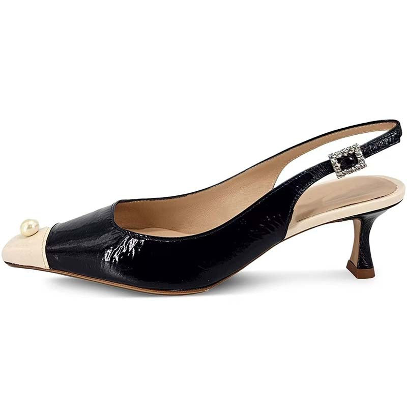 Isidora- Femme Slingback Kitten Heel Pumps mit Perlenakzenten Schwarz und Weiß