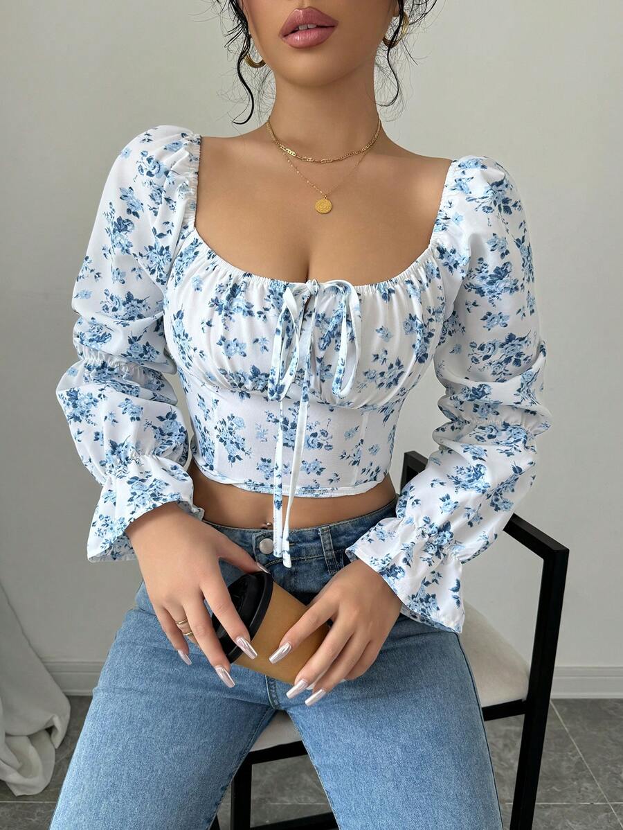 Juliane – Weiße Damen Bluse Blümchen Glockenärmel Zugband-Taille 5