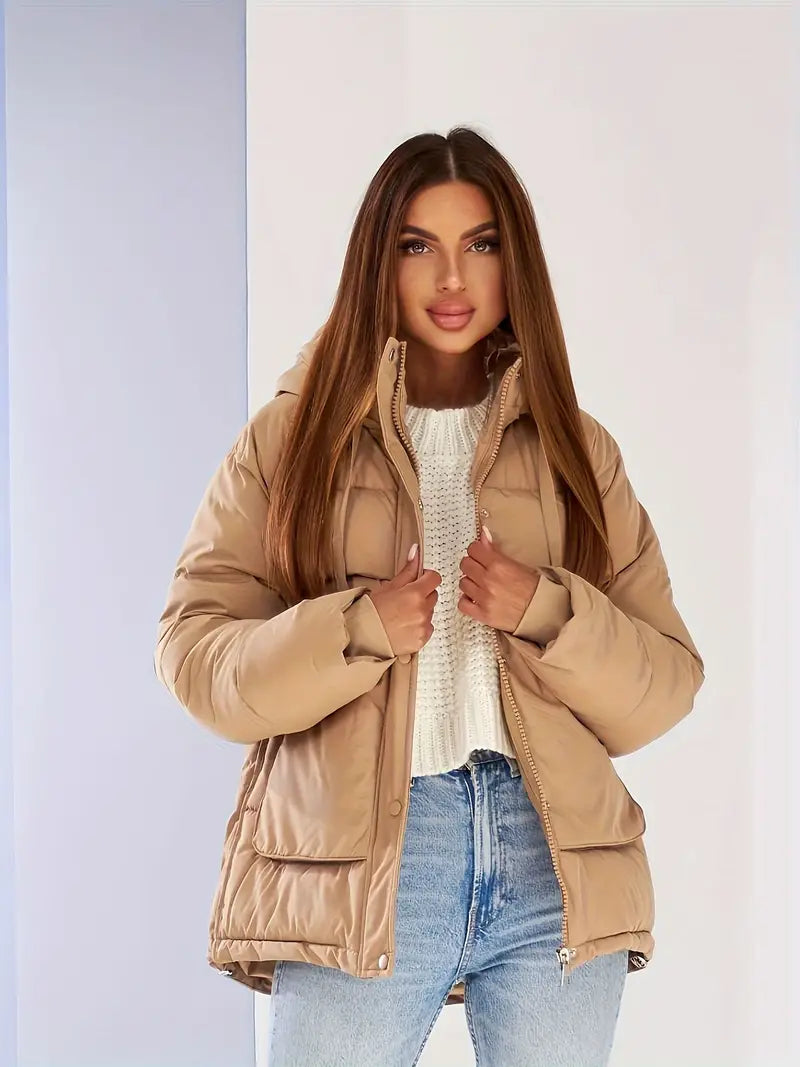 Pia – Modische Jacke mit Kapuze und Kordelzug