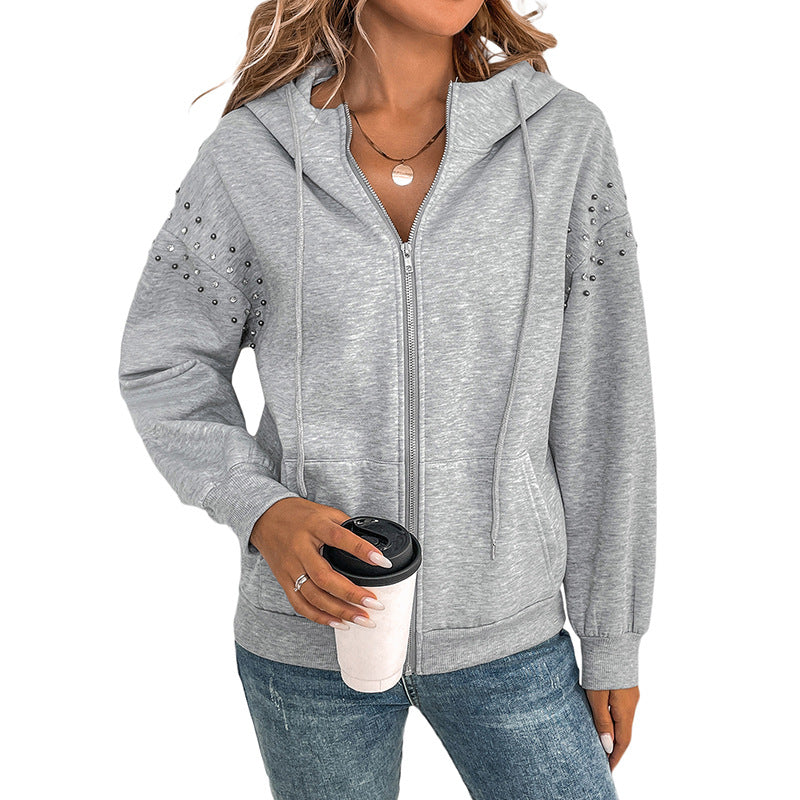 Veronique – Damen Hoodie mit dekorativen Nieten und lässigem Schnitt
