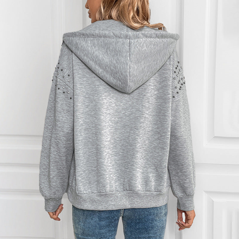 Veronique – Damen Hoodie mit dekorativen Nieten und lässigem Schnitt