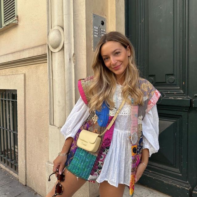 Mona – Gekürzte Steppweste Mit Blumenmuster