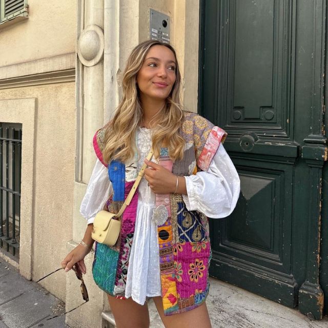 Mona – Gekürzte Steppweste Mit Blumenmuster