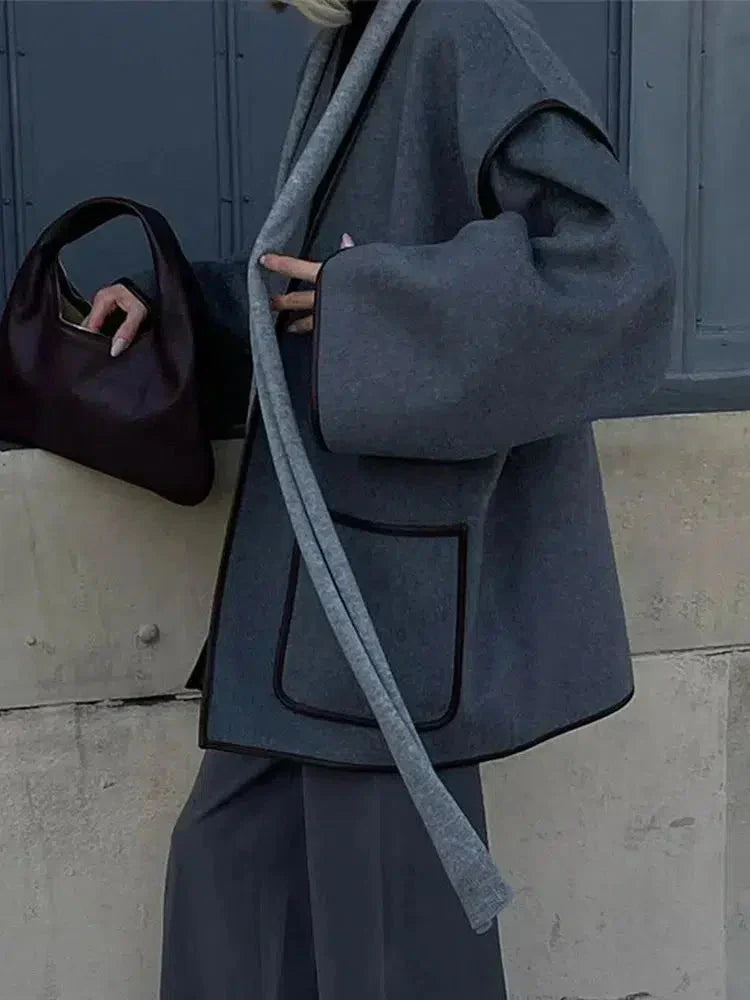 Alice – Eleganter Cape-Mantel Mit Bindegürtel