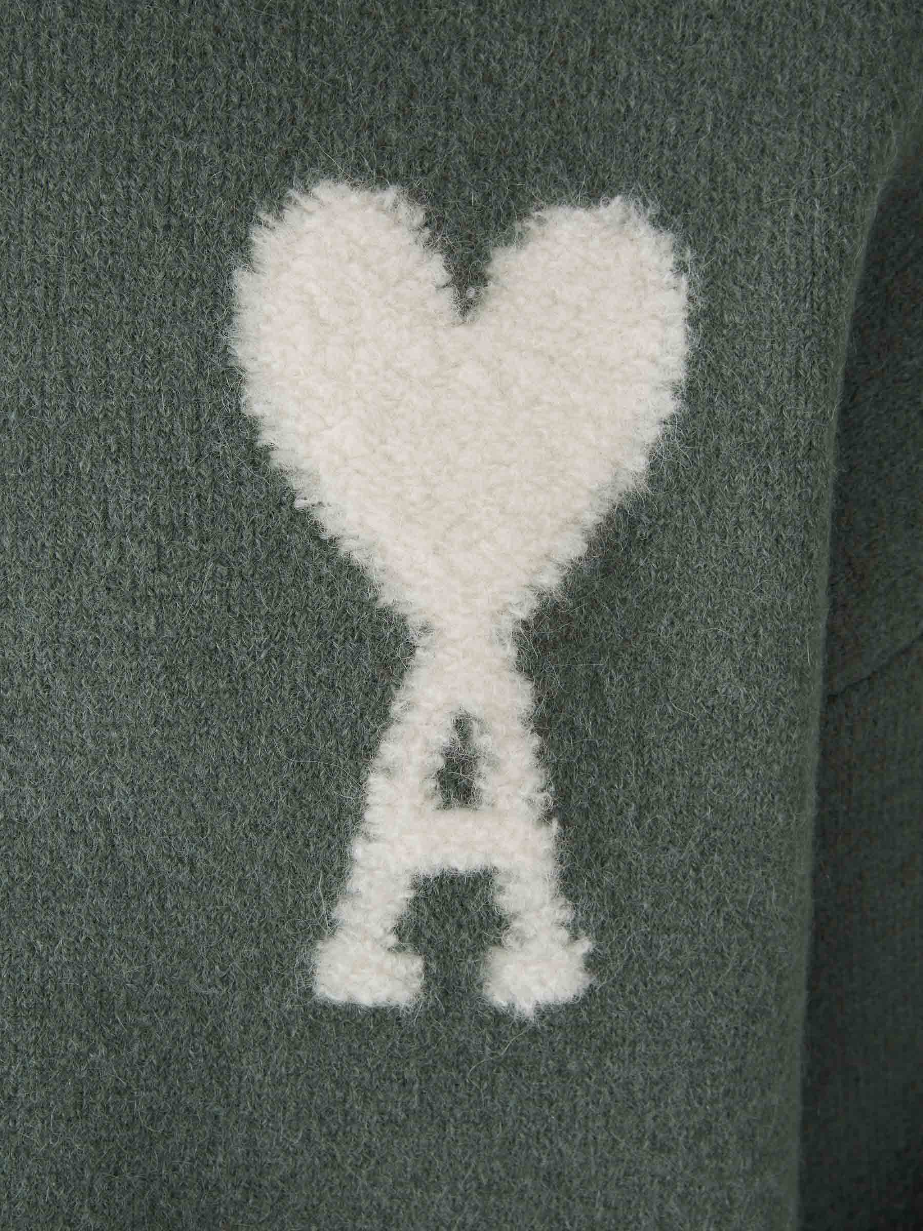 Marika - Herzbestickter Damenpullover