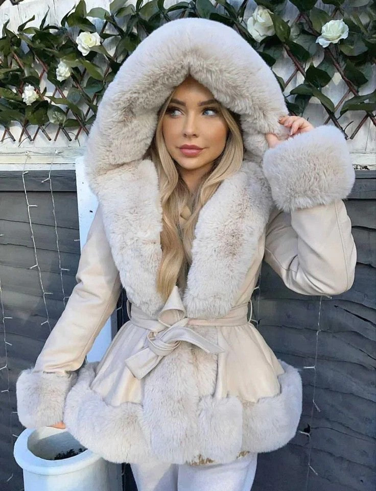 Kristin – Exklusiver Damenmantel Elegant Winter