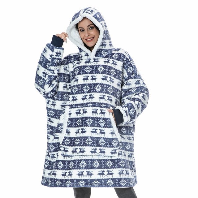 Benedikta – Fenna Kuscheliger Hoodie und Decke in Einem