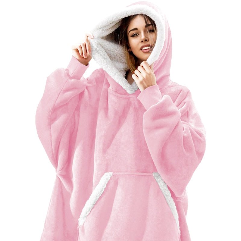 Benedikta – Fenna Kuscheliger Hoodie und Decke in Einem