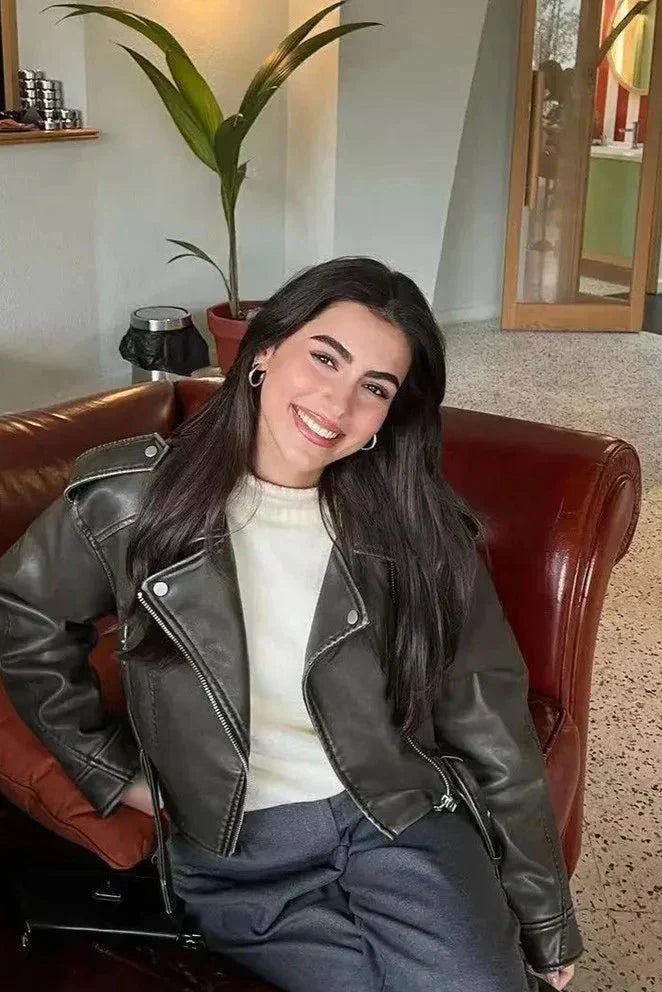 Bonnie – Kurze Bikerjacke Im Modernen Stil