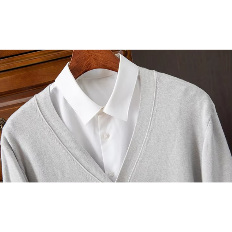 Oskar – Klassische Strickjacke mit Knöpfen