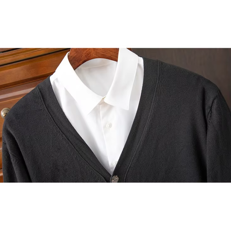 Oskar – Klassische Strickjacke mit Knöpfen