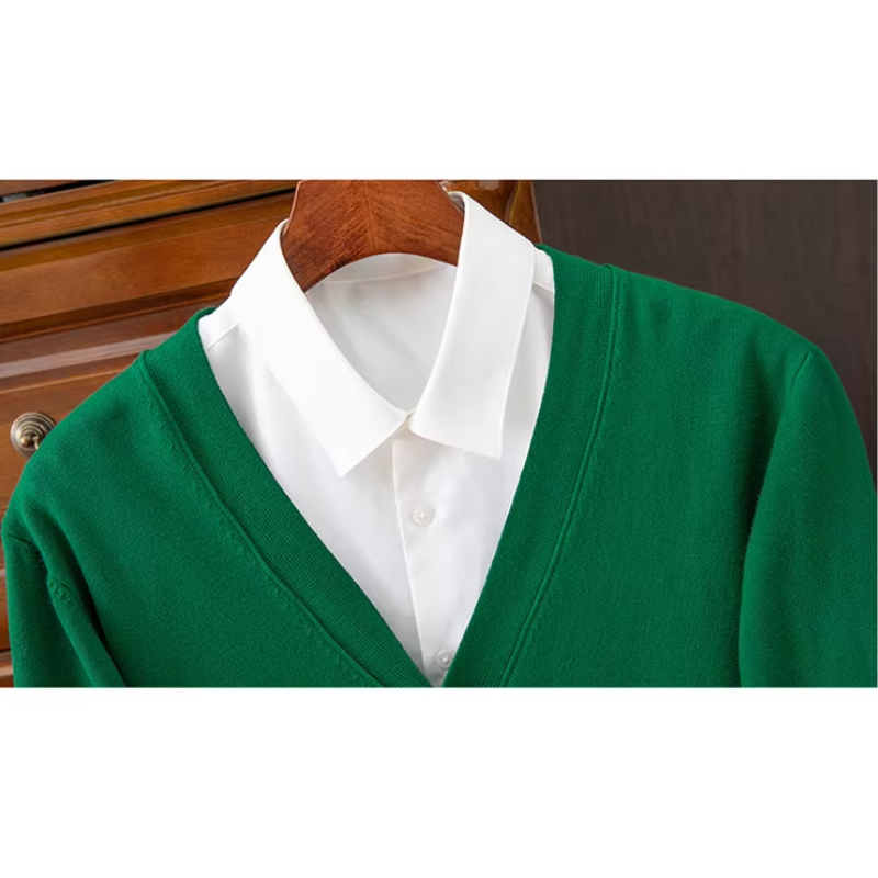 Oskar – Klassische Strickjacke mit Knöpfen