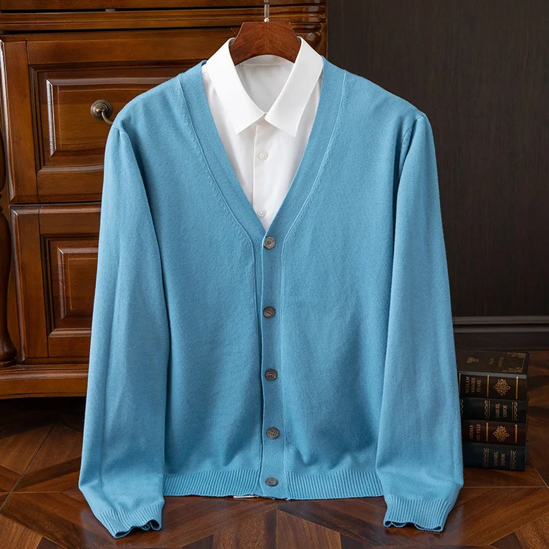 Oskar – Klassische Strickjacke mit Knöpfen