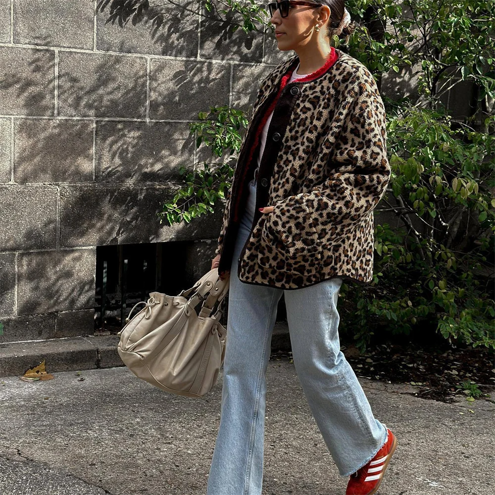 Kira – Damenjacke mit Leopardenprint Modisch