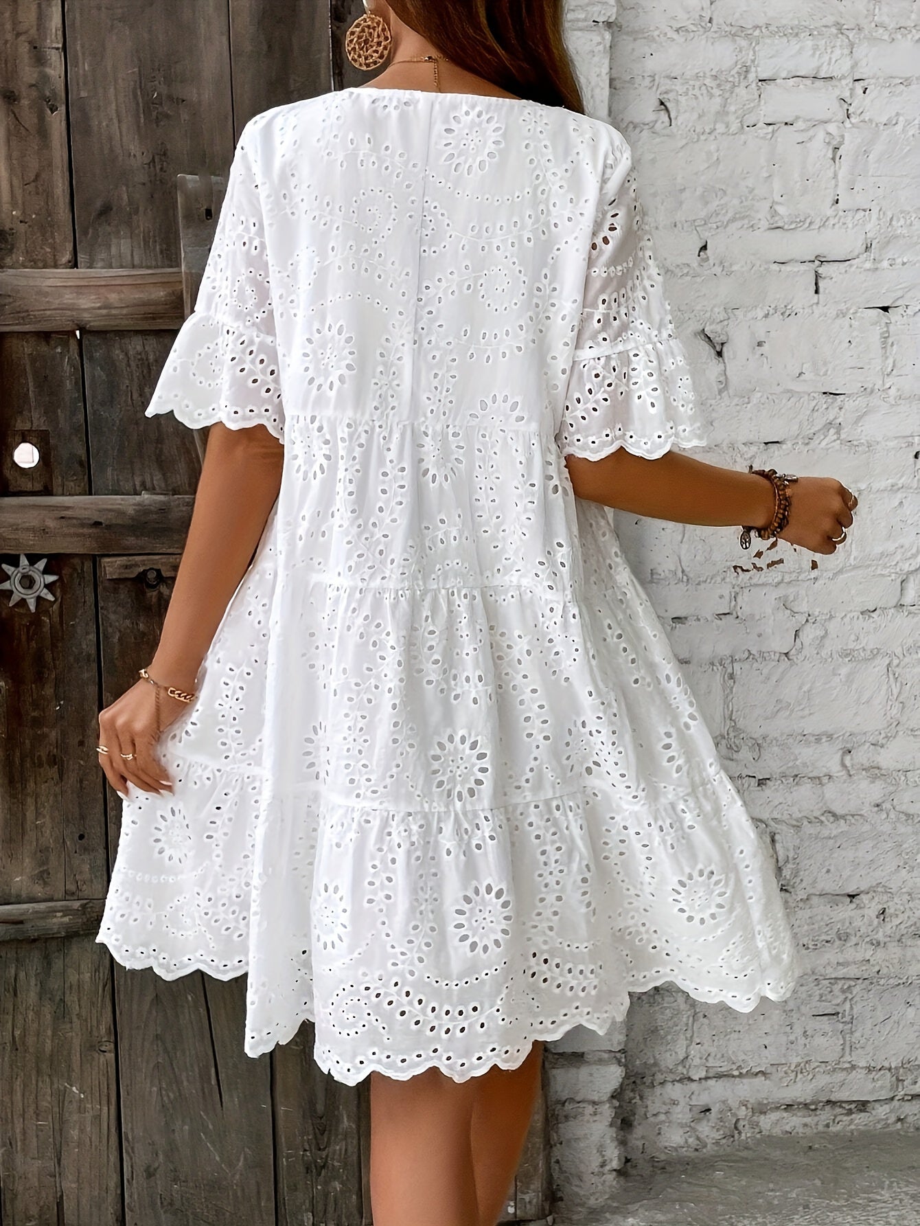 23436533-2147-4f72-8538-Fiorella – Kanten Zomerjurk met Elegante Touch weiß 1