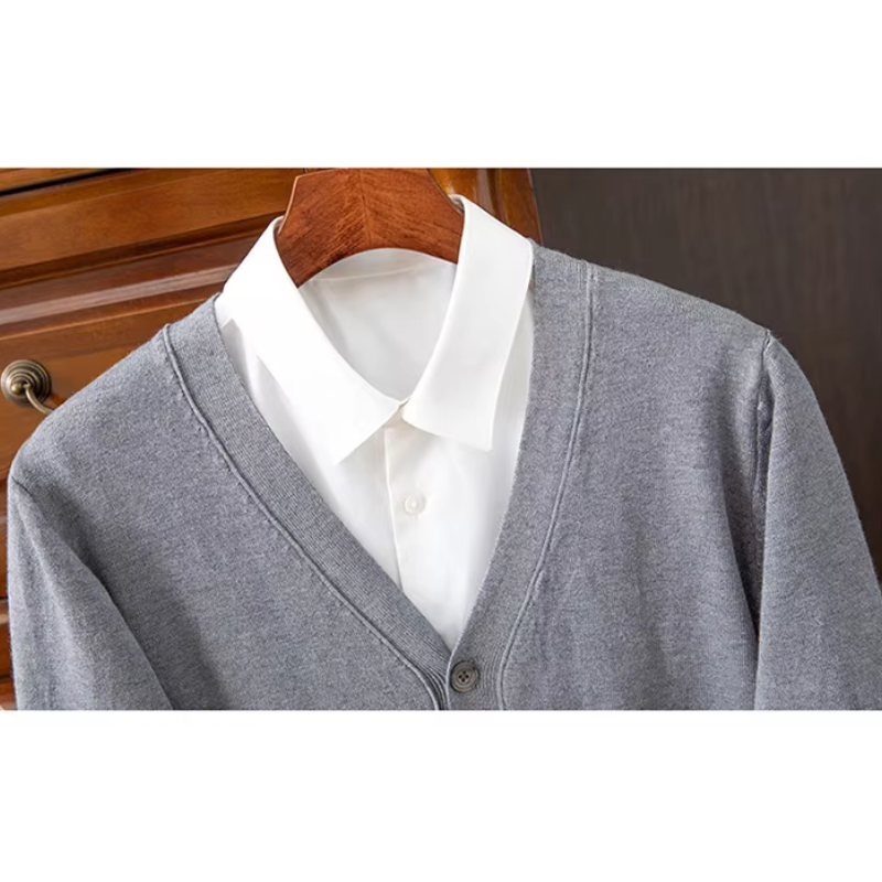 Oskar – Klassische Strickjacke mit Knöpfen