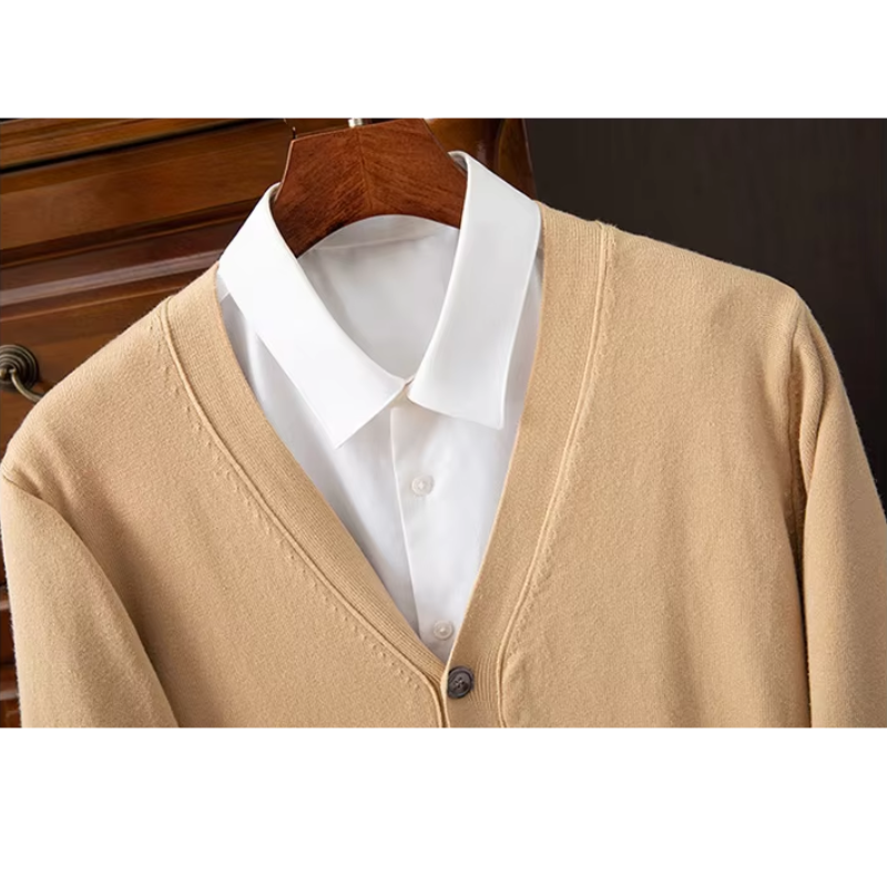 Oskar – Klassische Strickjacke mit Knöpfen