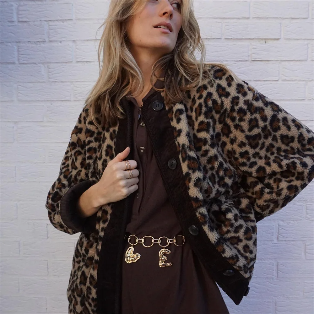 Kira – Damenjacke mit Leopardenprint Modisch