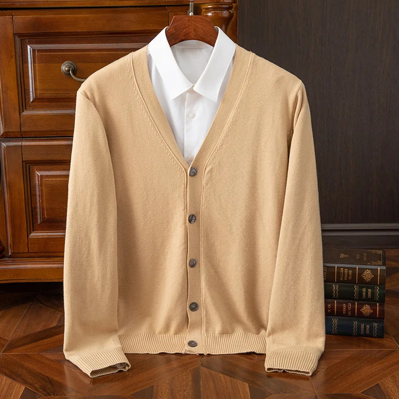 Oskar – Klassische Strickjacke mit Knöpfen