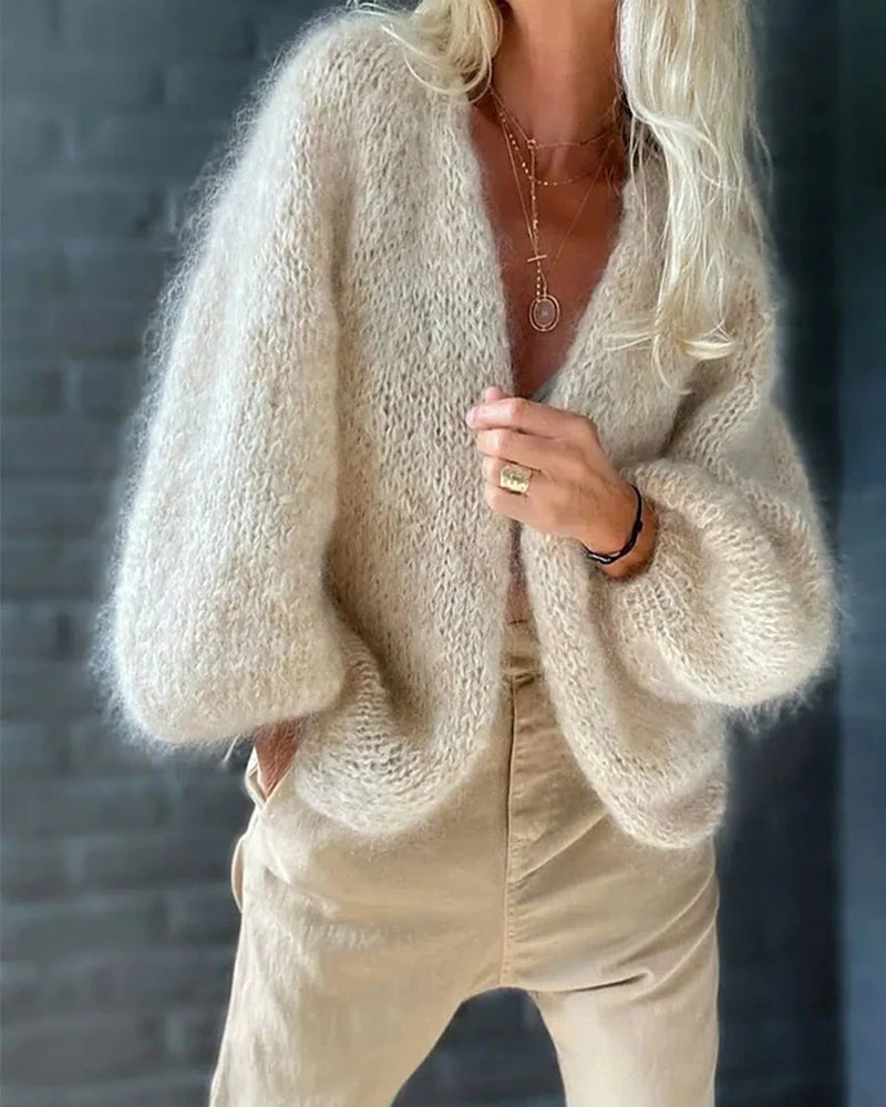 Dora – Einfarbige Strickjacke mit weiten Ärmeln