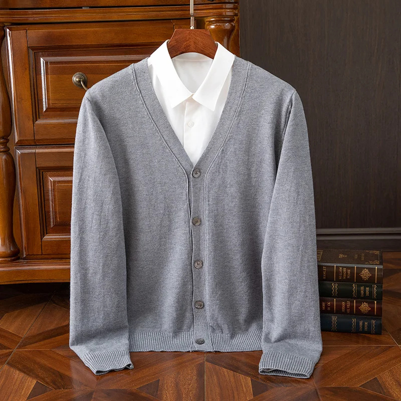 Oskar – Klassische Strickjacke mit Knöpfen