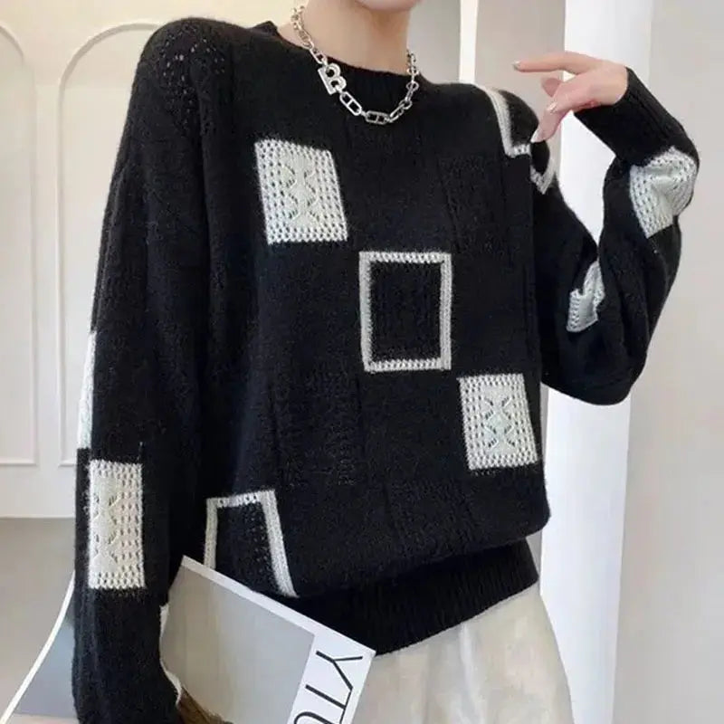 Annamaria - Geometric Knit Sweater with Relaxed Fit for Women Schwarz