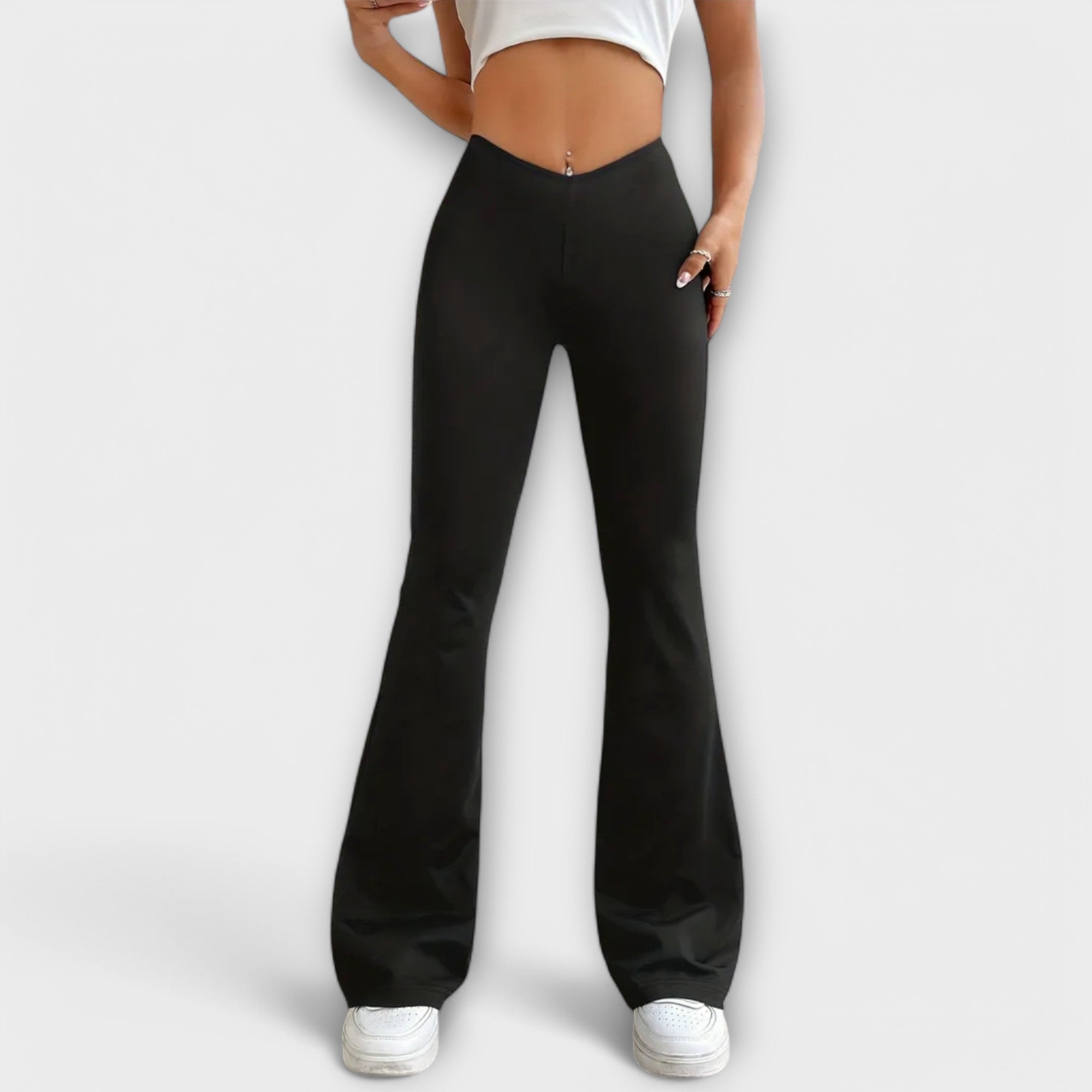 Benike - Lockere Hose mit ausgestelltem Bein Schwarz