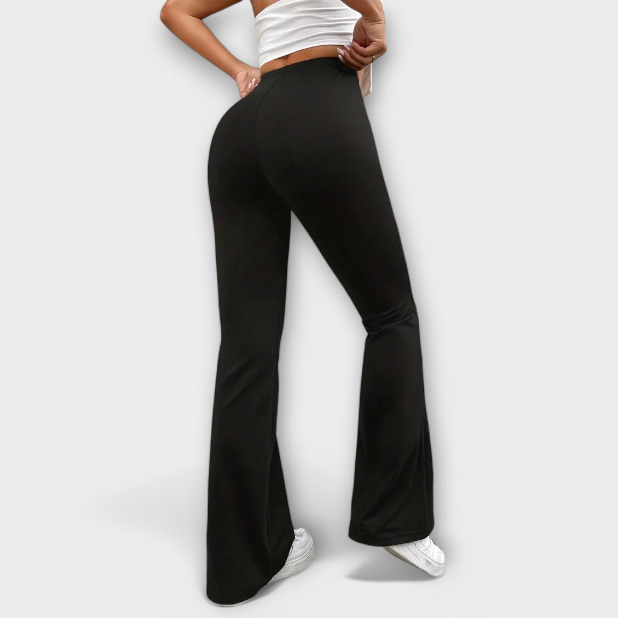Benike - Lockere Hose mit ausgestelltem Bein Schwarz 2