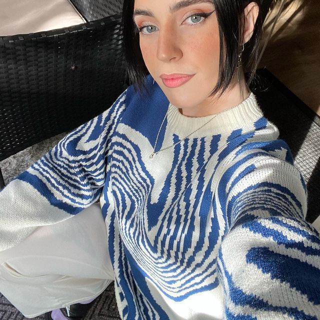 Frieda – Weiter Pullover Mit Innovativem Wellenmuster