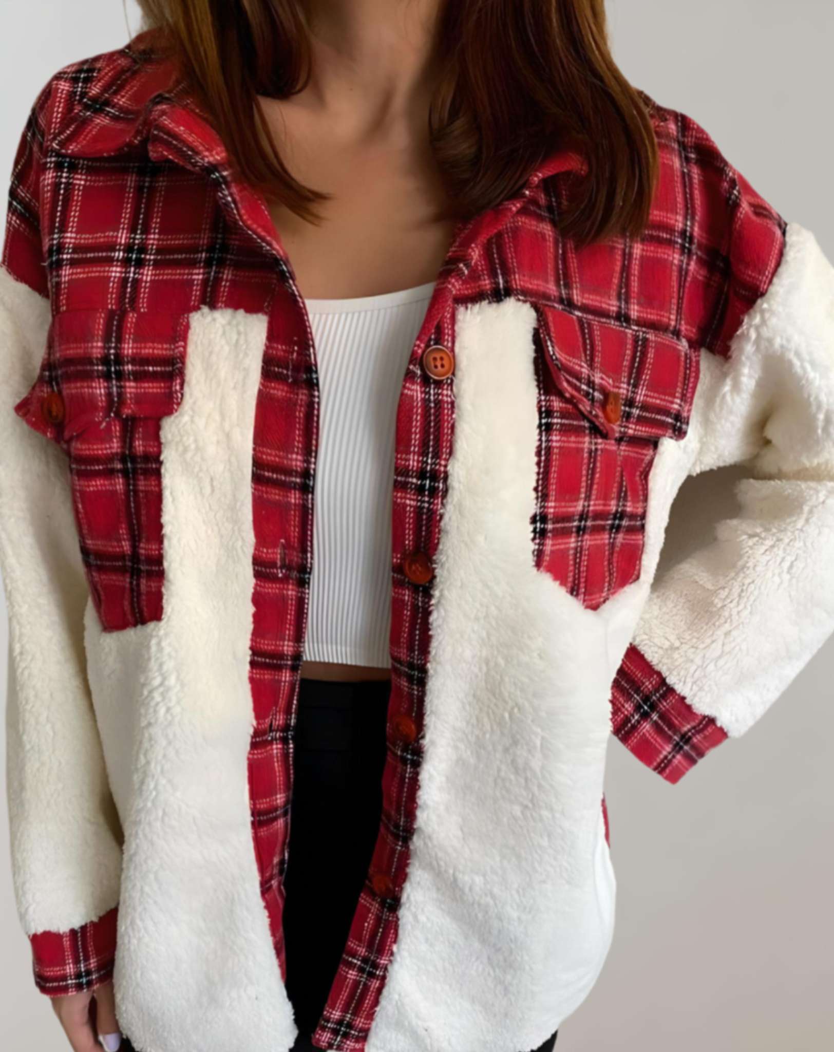 Nicole - Warme Damenjacke mit Karomuster und Brusttaschen