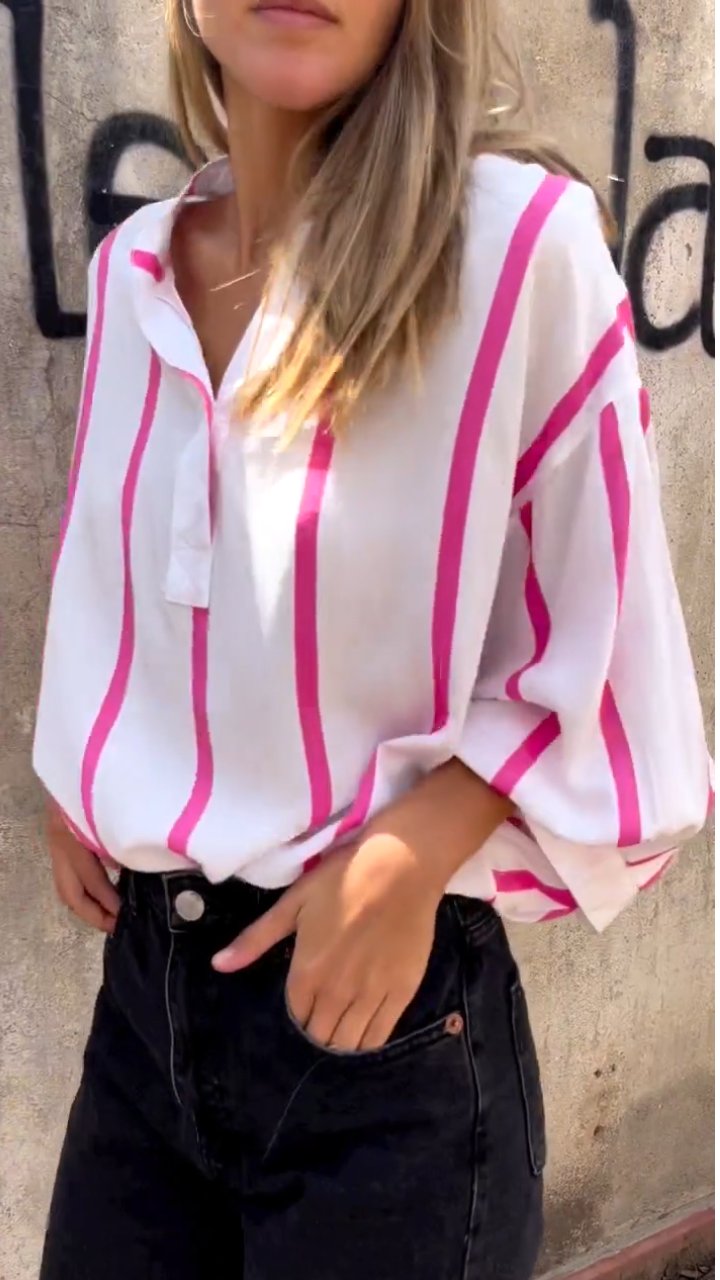 Daphnee - Weiße Gestreifte Bluse Klassik neu interpretiert Rosa