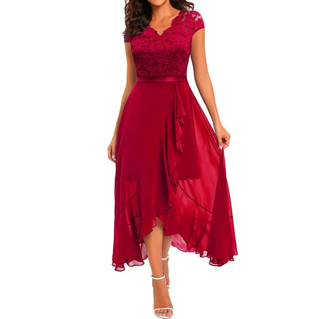 Dorina – Rosafarbenes Flatterkleid mit Leichtigkeit Rot 2
