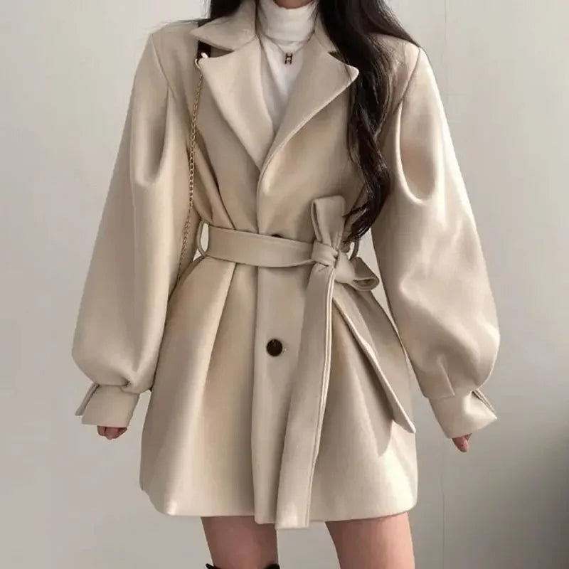 Alina – Trenchcoat für stilvolle Auftritte