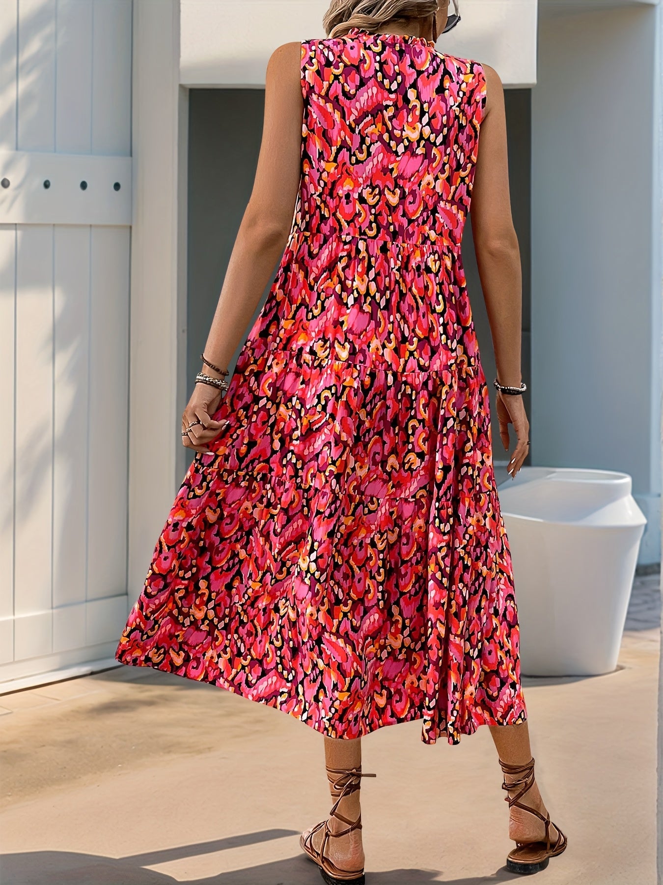 Fionnuala – Bohemian Sommerkleid ohne Ärmel mit Tie-Dye Rot 1