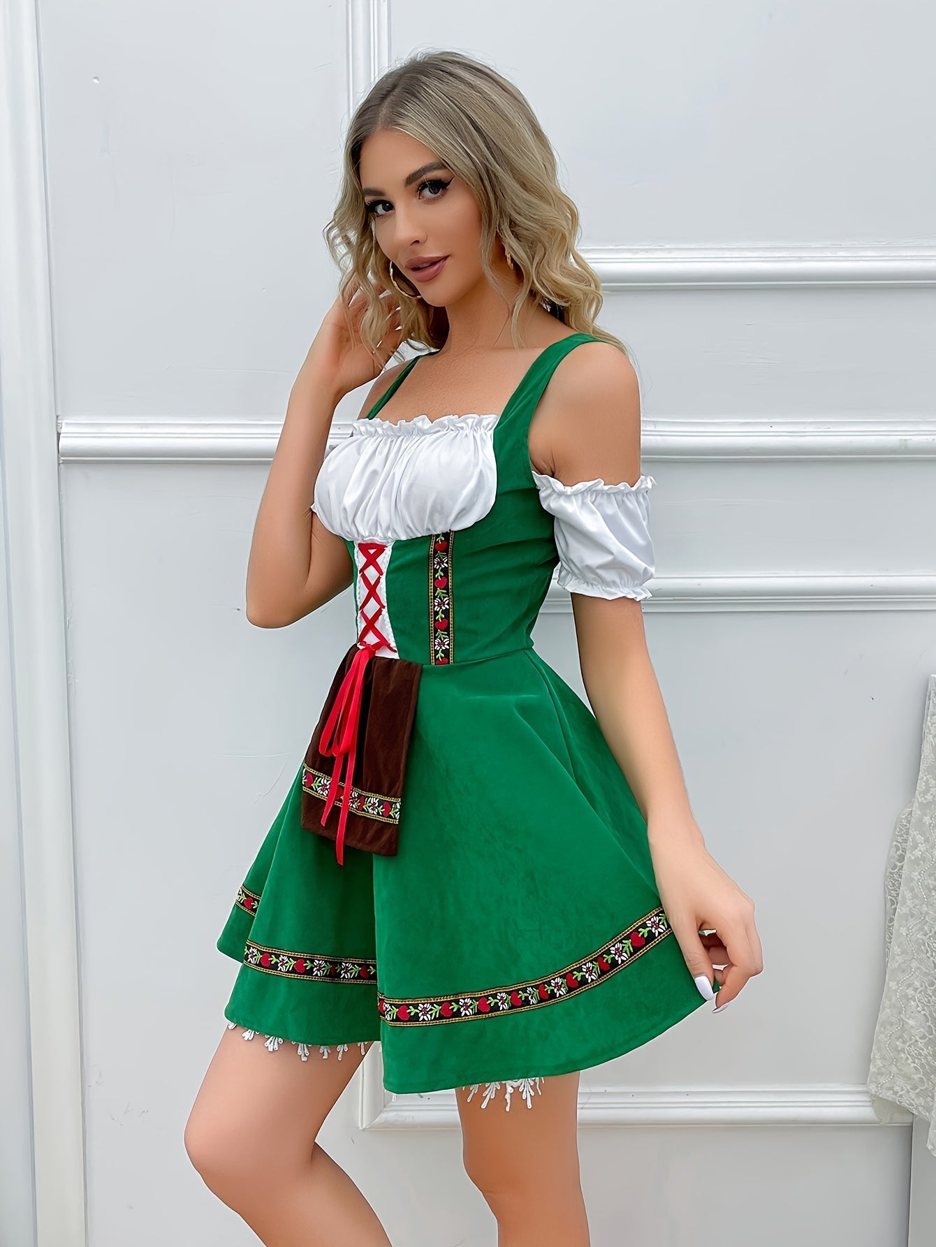 Ilona – Grünes Dirndlkleid Damen Fit-and-Flare Stil 1
