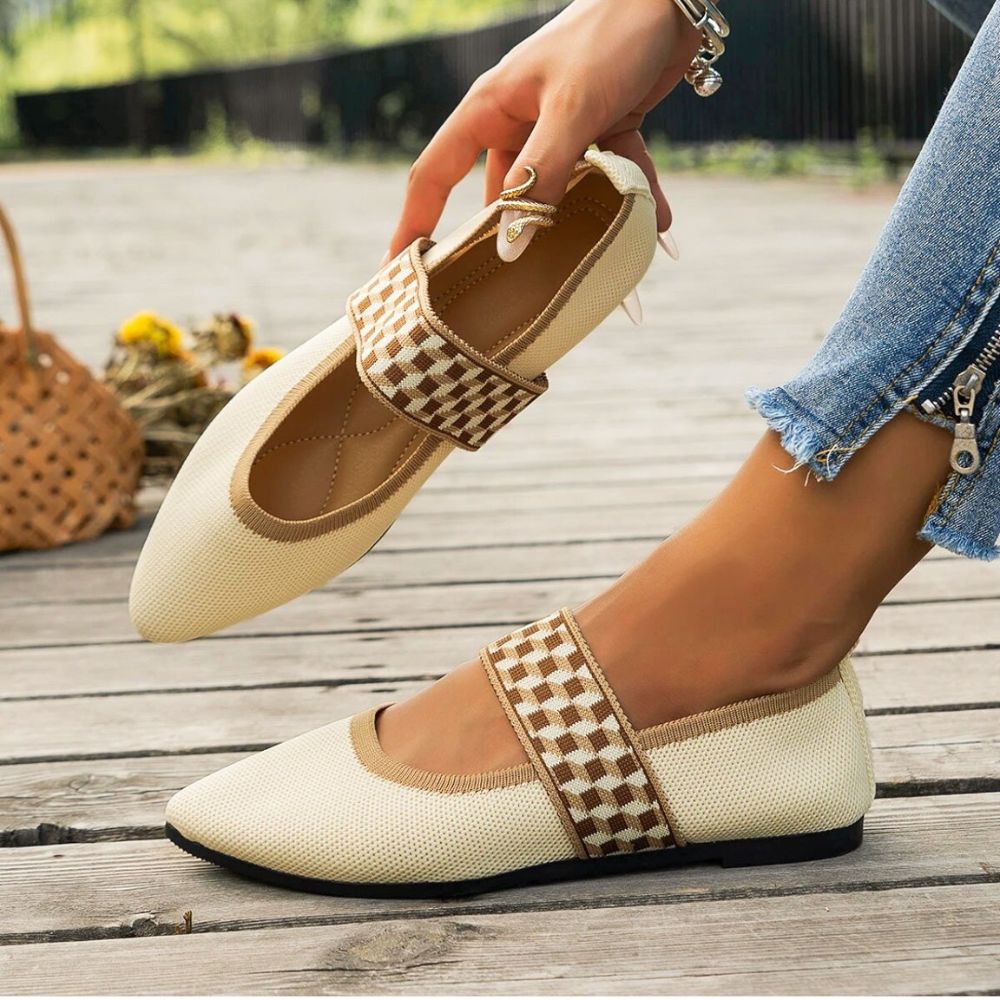 Judith - Spitz zulaufende Flachrutschen Beige 2
